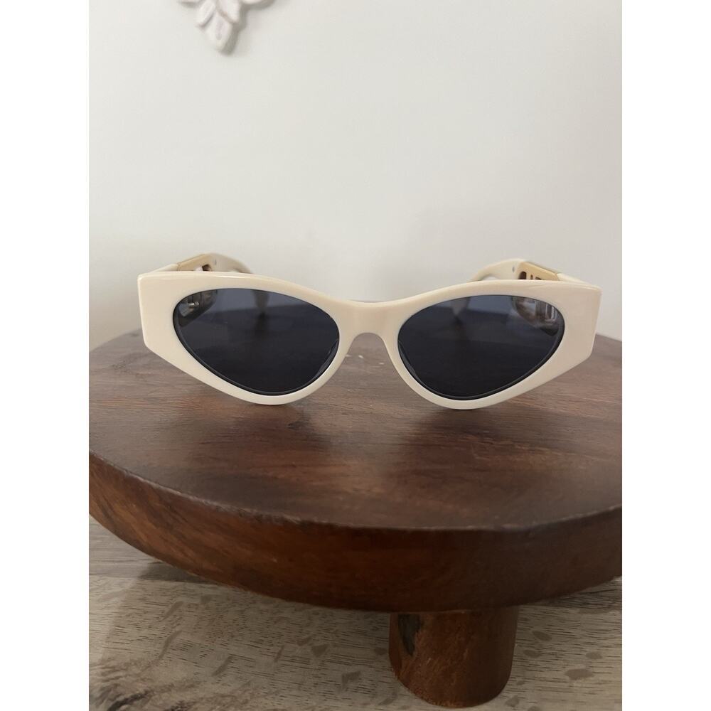 Fendi o’clock Fe40049I Sunglasses 25V White Ivory 54-17-145MM - Picture 2 of 8